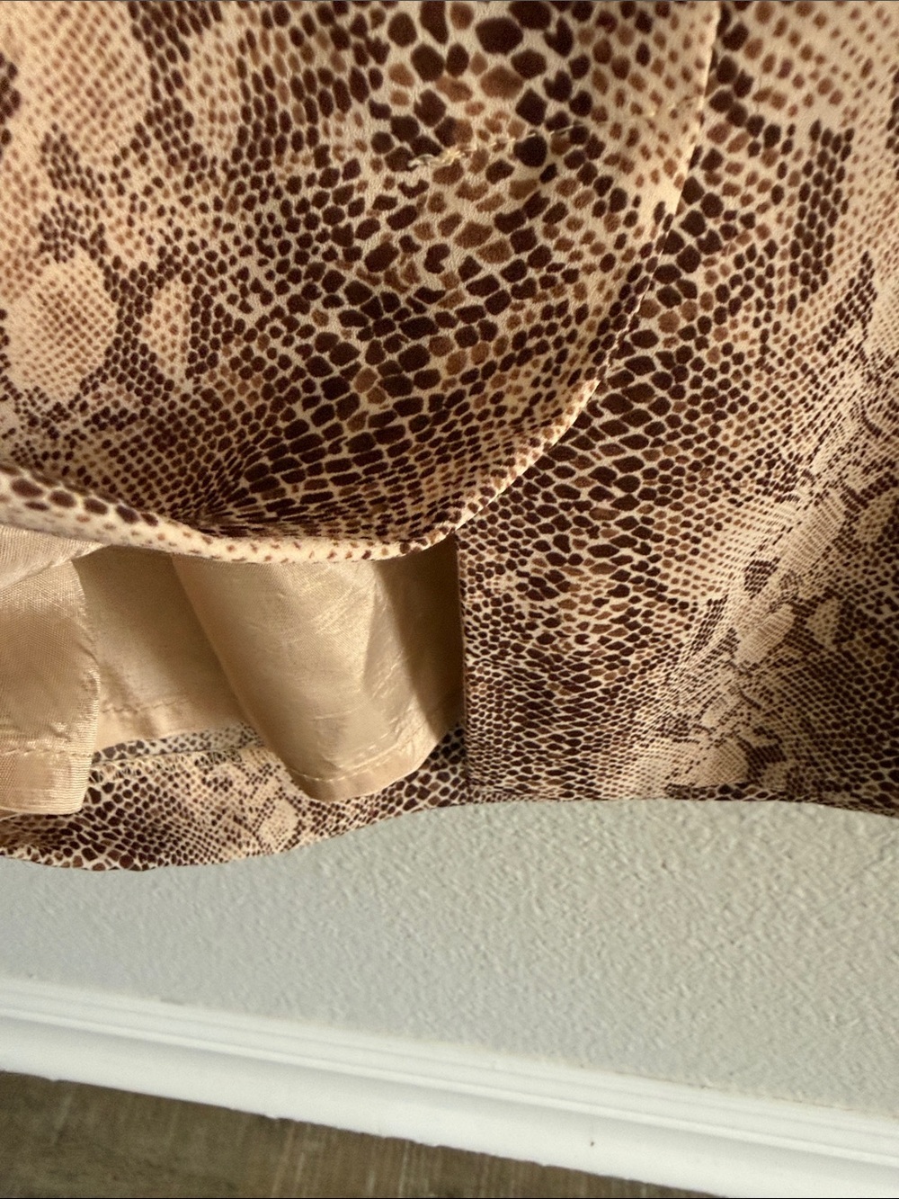 Taupe Snake Print Sheath Dress Sleeveless Lined Vintage Size 10 - Picture 6 of 7
